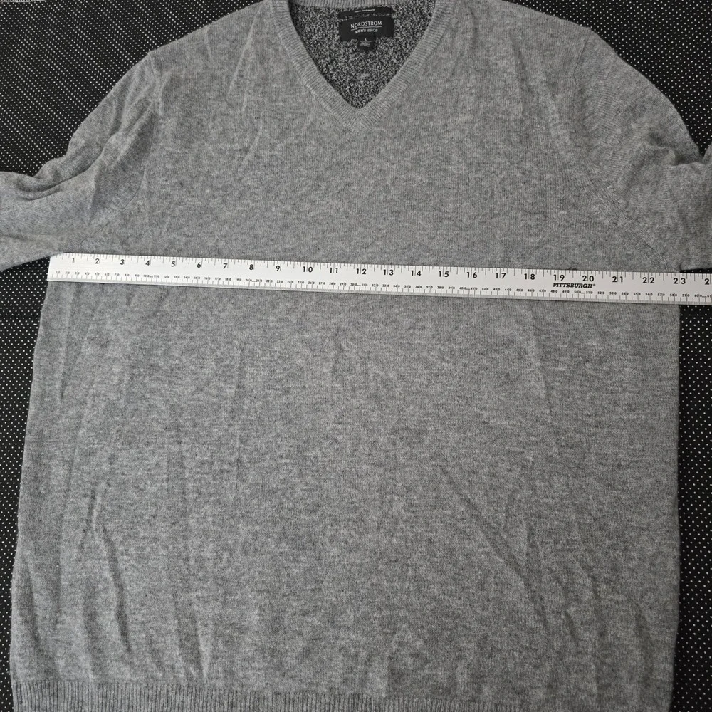 Nordstrom Mens Shop 100% Cashmere Sweater Gray V Neck‎ Pullover Large